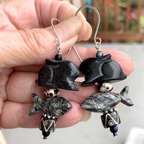 Black Rabbit & Fish Fetish Earrings - Picture 4 of 14